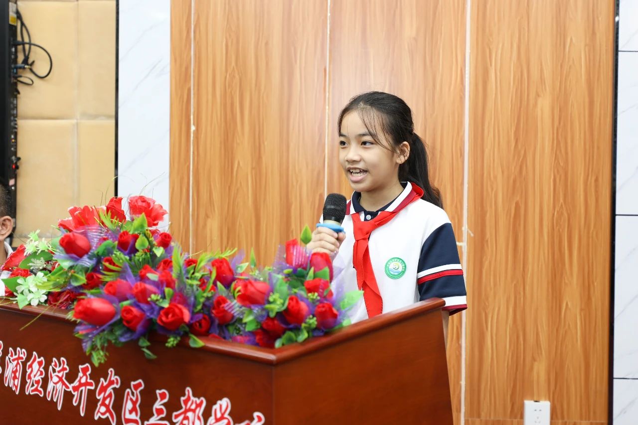 情暖校园 关爱成长 博天堂开展六一儿童节公益捐赠活动3.jpg